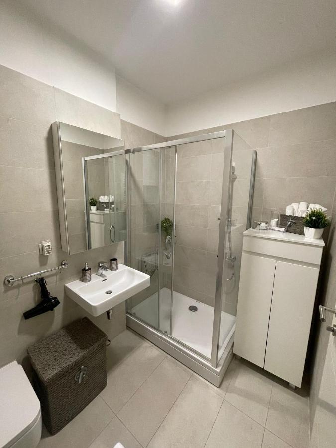 Iskra Appartement Belgrado Buitenkant foto