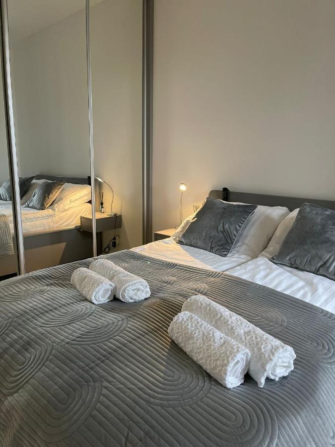 Iskra Appartement Belgrado Buitenkant foto