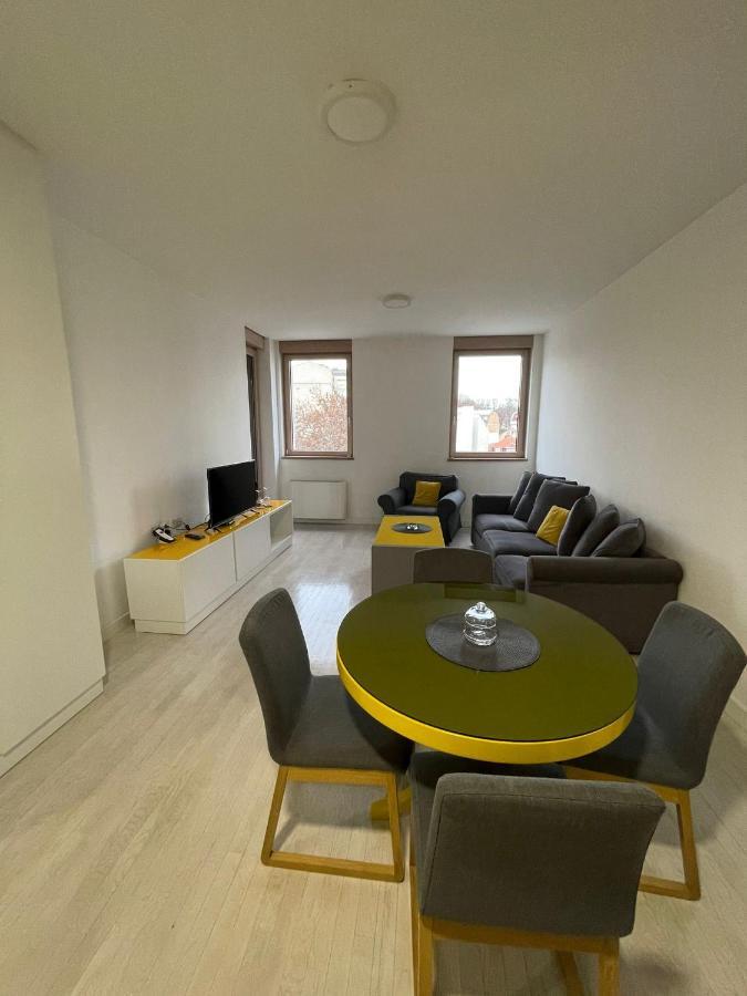 Iskra Appartement Belgrado Buitenkant foto