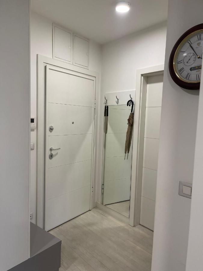 Iskra Appartement Belgrado Buitenkant foto